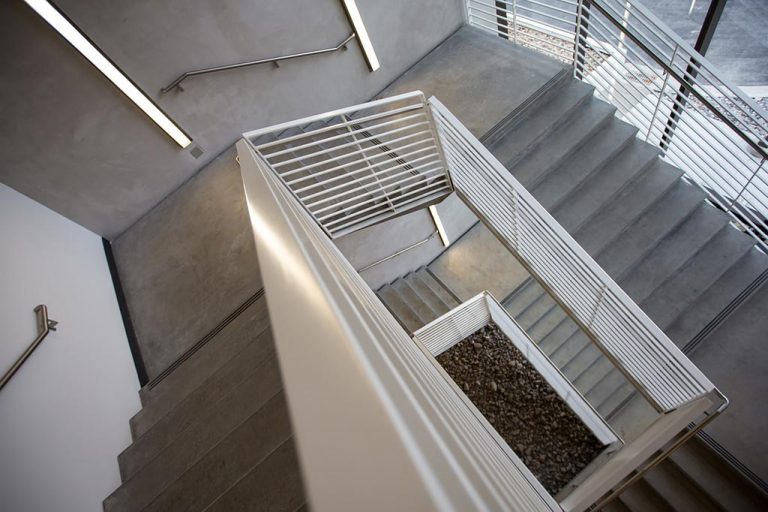 Merkmale der Treppen aus Stein und Beton