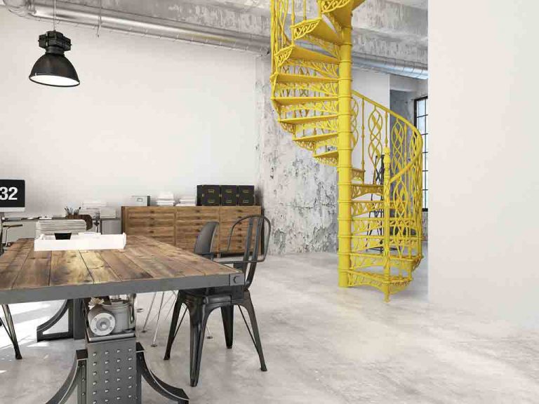 spirale-treppen-aus-metall-im-innenbereich